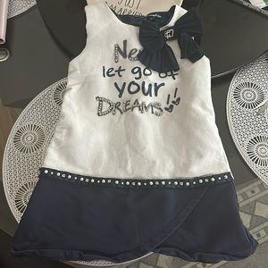 Girl’s dress